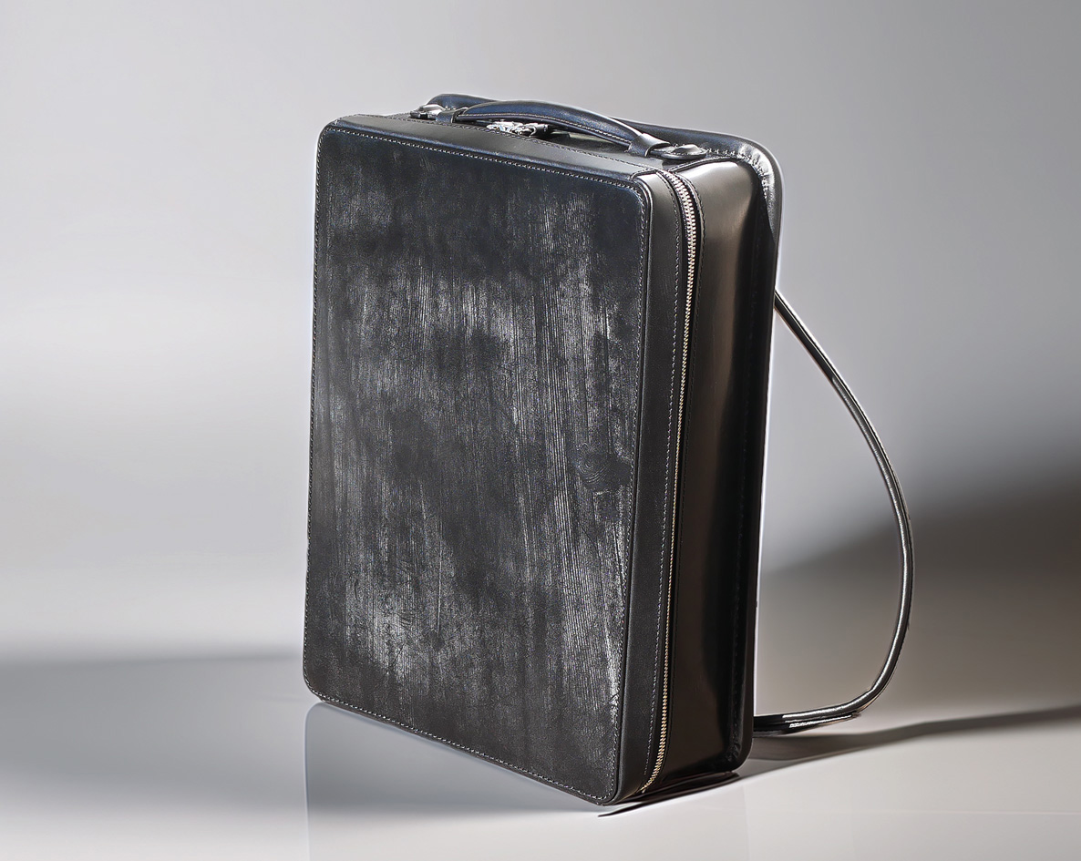 Bridle square backpack【Members only】